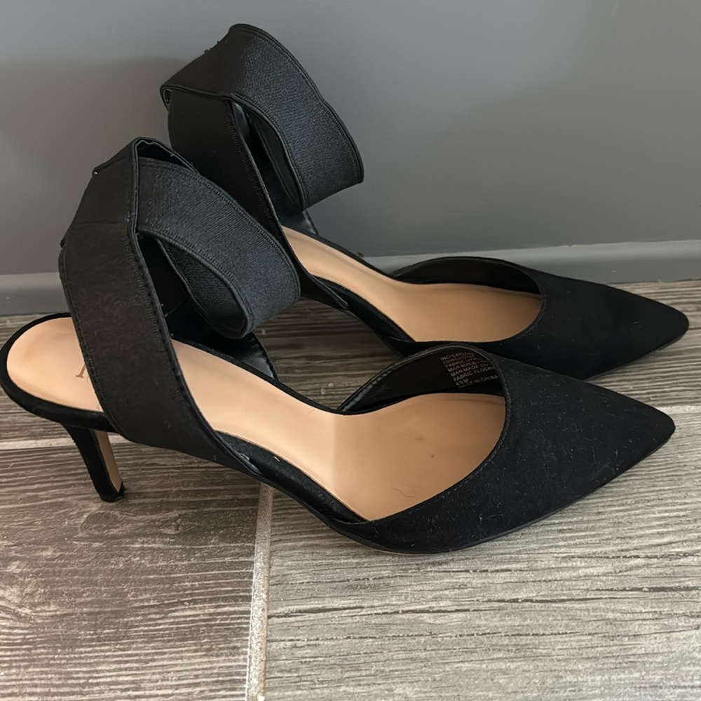 INC kitten heel